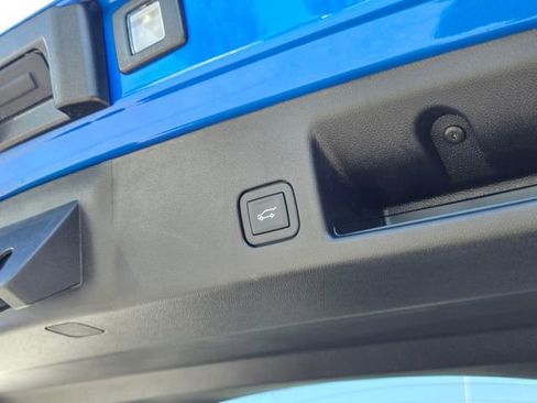 New 2025 Chevrolet Equinox EV LT w/ Convenience Package II FWD image 17