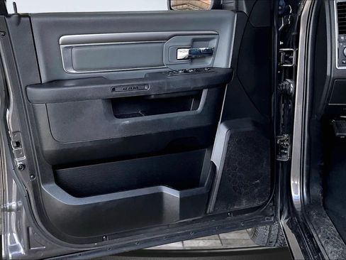 Used 2022 RAM 1500 Classic SLT RWD image 18