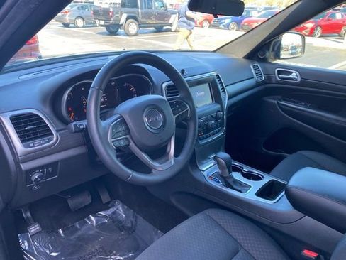 Used 2018 Jeep Grand Cherokee Laredo image 15