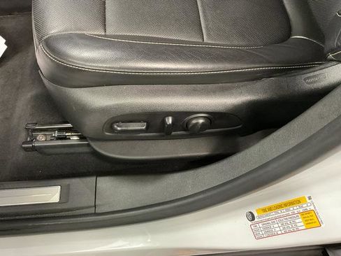 Used 2020 GMC Acadia SLT w/ Driver Alert Package II image 13