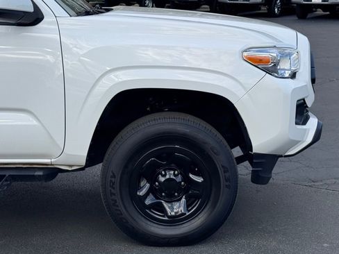 Used 2023 Toyota Tacoma SR AWD/4WD image 39