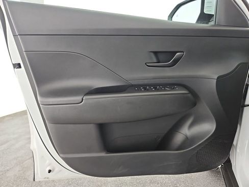 Used 2025 Hyundai Kona SEL image 27