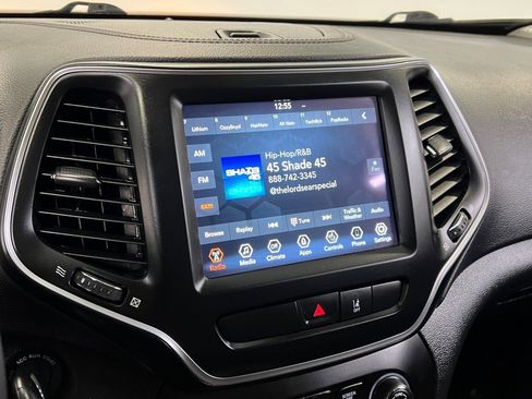 Used 2022 Jeep Cherokee Latitude w/ Sun & Sound Group image 37