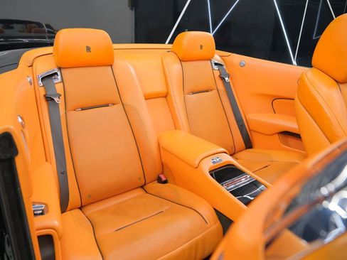 Used 2018 Rolls-Royce Dawn image 30