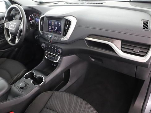 Used 2024 GMC Terrain SLE image 82