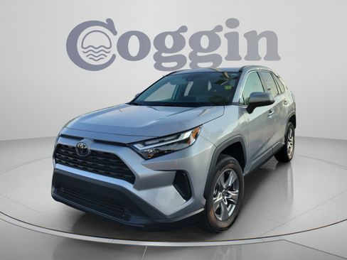 Used 2023 Toyota RAV4 XLE w/ Convenience Package FWD image 1