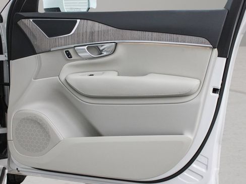 Certified 2024 Volvo XC90 B6 Plus w/ Protection Package Premier AWD/4WD image 23