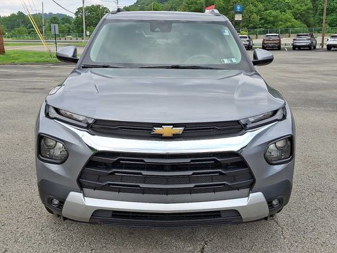 Used 2023 Chevrolet TrailBlazer LT FWD image 2