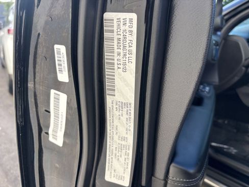 Used 2024 Dodge Durango SXT image 29