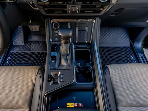 Used 2026 Lexus GX 550 image 28