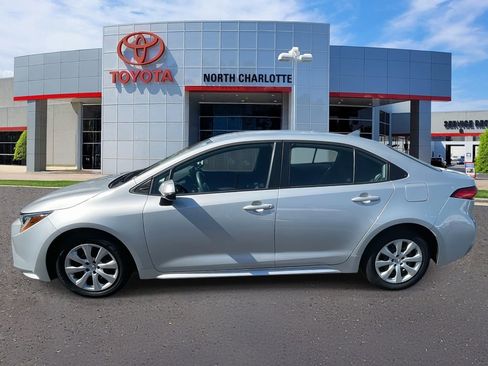 Used 2023 Toyota Corolla LE image 6