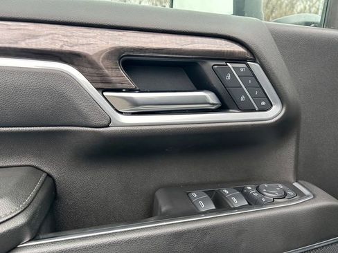 Used 2025 Chevrolet Silverado 2500 LTZ w/ LTZ Premium Package image 19