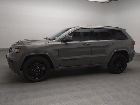 Used 2021 Jeep Grand Cherokee Laredo X RWD image 2