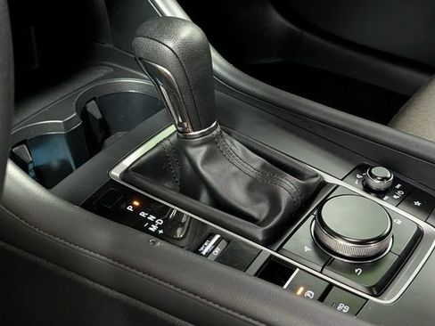 Used 2020 MAZDA MAZDA3 Sedan FWD image 23