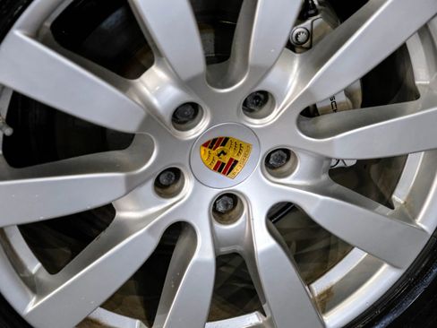 Used 2018 Porsche Cayenne S image 61