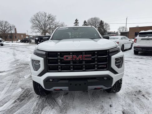 Used 2024 GMC Canyon AT4 w/ Technology Package image 4