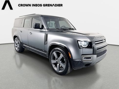 Used 2025 Land Rover Defender 130 V8 image 3