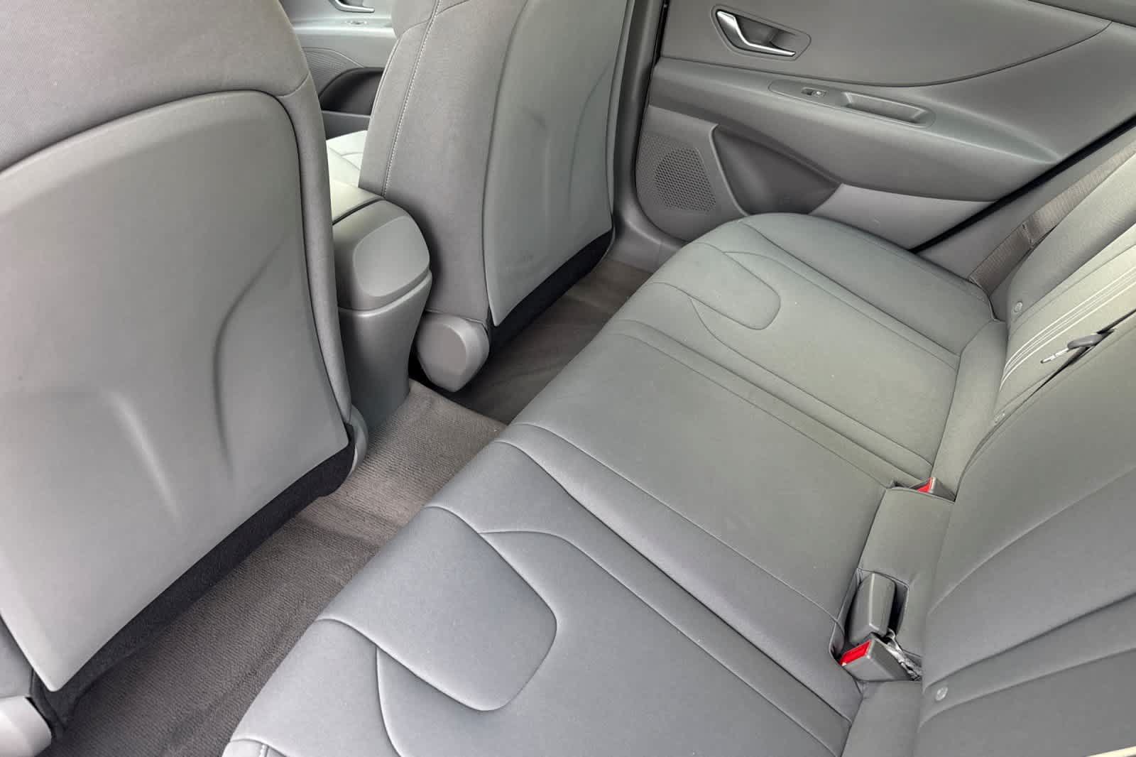 Used 2023 Hyundai Elantra SEL FWD image 4
