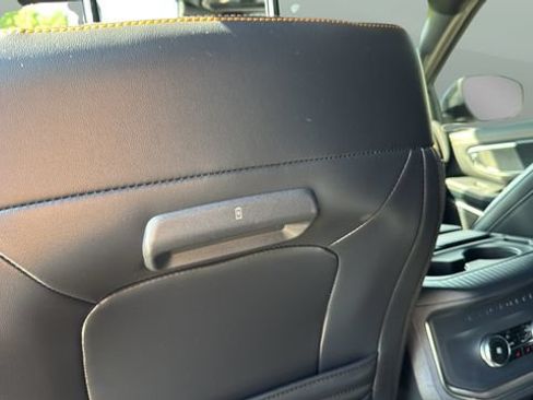 Used 2025 Ford Expedition Tremor AWD/4WD image 19