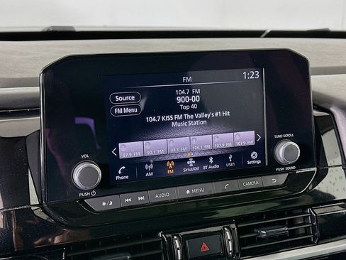 Used 2024 Nissan Pathfinder SV image 19