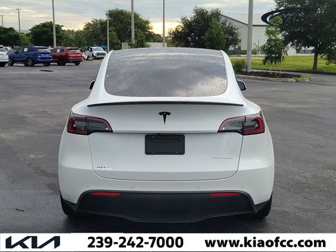 Used 2022 Tesla Model Y Performance AWD/4WD image 5