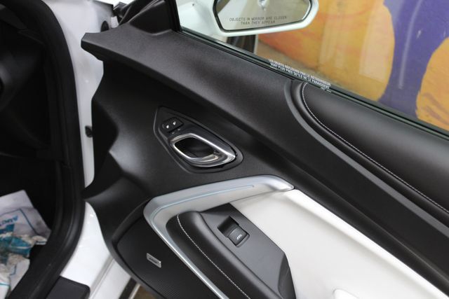Used 2017 Chevrolet Camaro SS RWD image 9