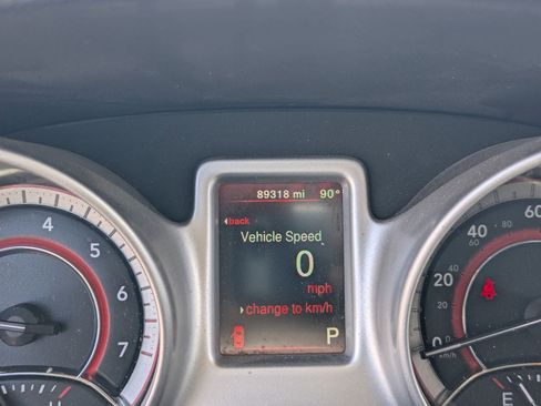 Used 2019 Dodge Journey SE w/ Connectivity Group FWD image 11
