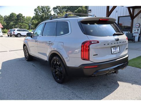 Used 2021 Kia Telluride SX w/ SX Prestige Package AWD/4WD image 3