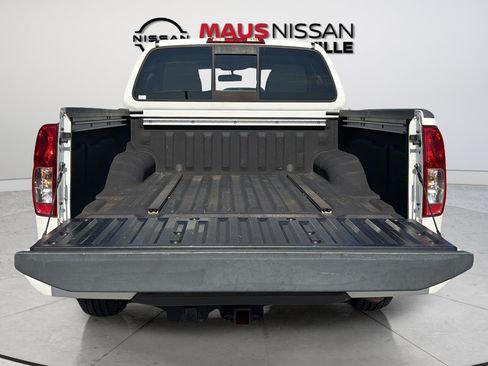 Used 2021 Nissan Frontier SV w/ Midnight Edition Floor Mats AWD/4WD image 15