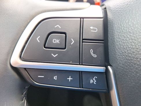 Used 2025 Toyota Highlander XSE AWD/4WD image 21