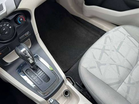 Used 2012 Ford Fiesta SE w/ Winter Pkg image 16