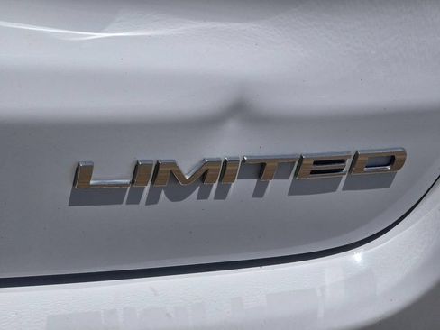 Used 2025 Jeep Compass Limited AWD/4WD image 9
