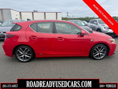 Used 2015 Lexus CT 200h w/ Navigation Package FWD image 1