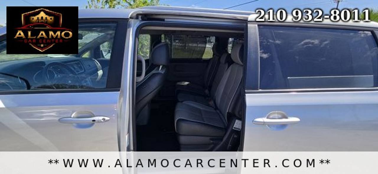 Used 2017 Kia Sedona LX w/ LX Essentials Premium Package FWD image 29