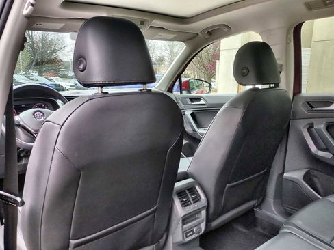 Used 2019 Volkswagen Tiguan SEL image 18