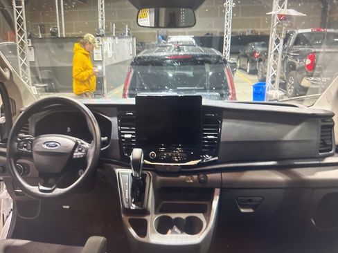 Used 2023 Ford Transit 350 XLT image 6