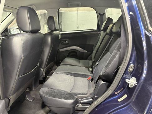 Used 2010 Mitsubishi Outlander XLS AWD/4WD image 21