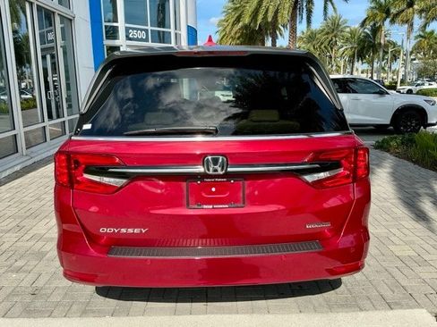 Certified 2022 Honda Odyssey Touring image 5