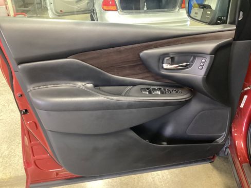 Used 2019 Nissan Murano Platinum w/ Cargo Package AWD/4WD image 12