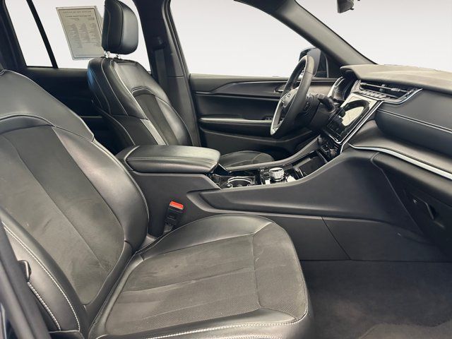 Used 2023 Jeep Grand Cherokee Altitude AWD/4WD image 15