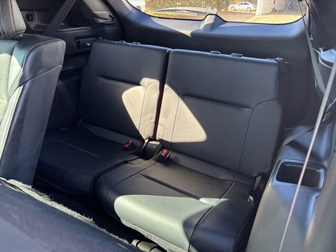 Used 2023 Mitsubishi Outlander SE image 27