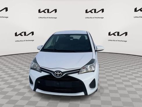 Used 2015 Toyota Yaris L image 3