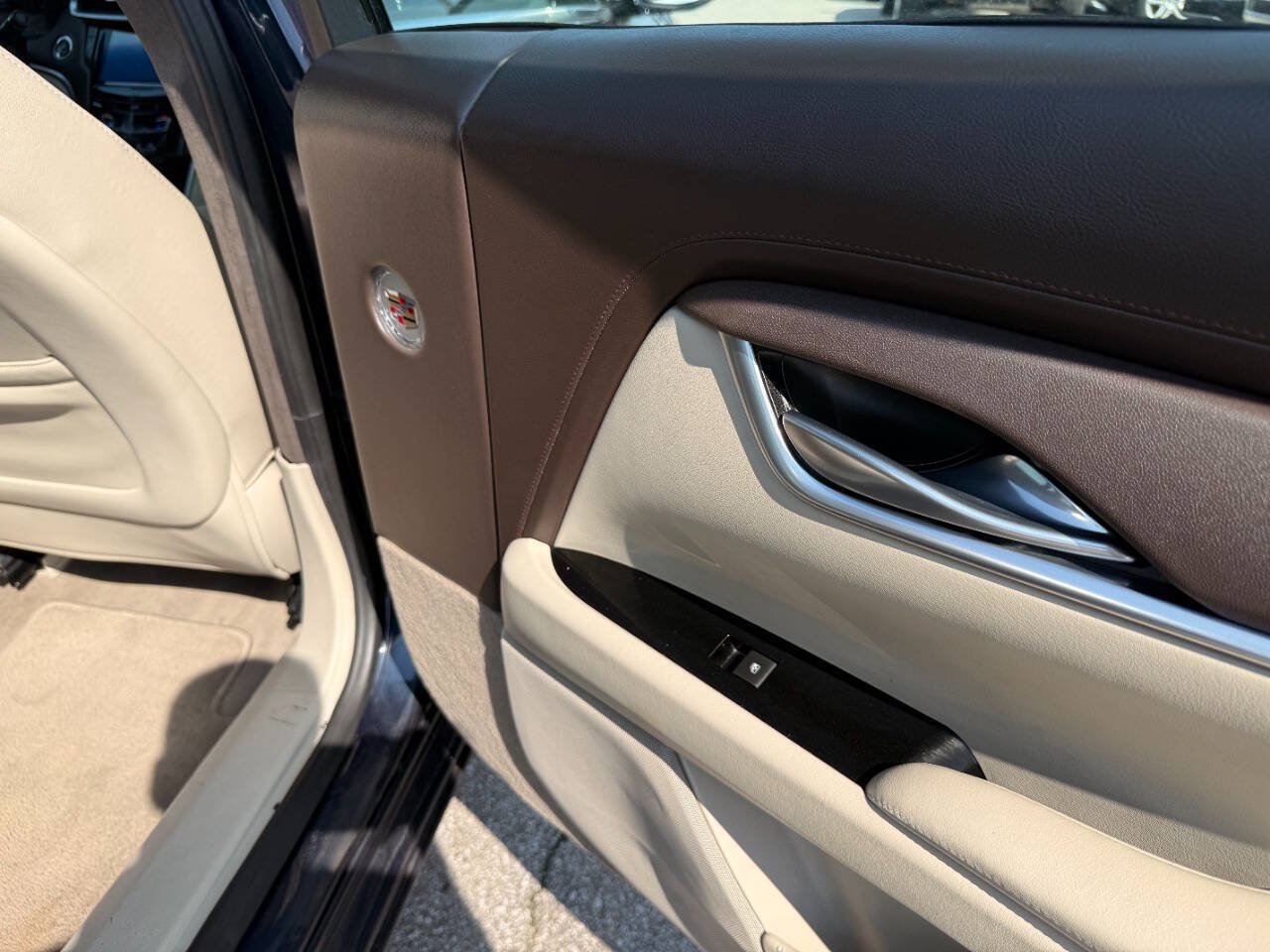 Used 2015 Cadillac XTS Limousine FWD image 29