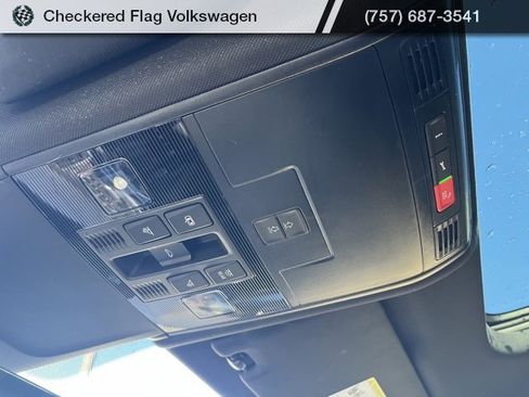 Used 2024 Volkswagen Tiguan SE R-Line image 18