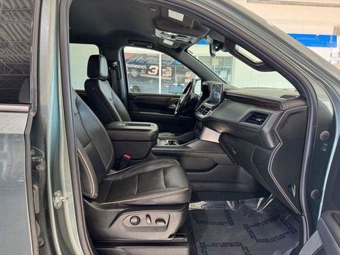 Used 2023 Chevrolet Suburban Premier AWD/4WD image 14