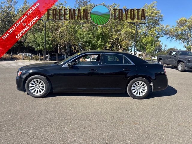 Used 2013 Chrysler 300 w/ Driver Convenience Group RWD image 1