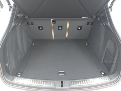 New 2026 Porsche Macan image 14