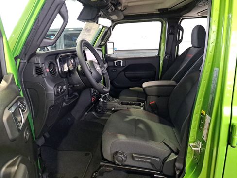 New 2025 Jeep Gladiator Rubicon w/ Safety Group image 7