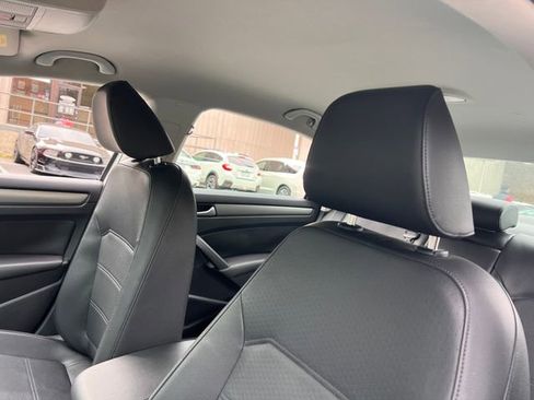 Used 2015 Volkswagen Passat 1.8T SE image 13