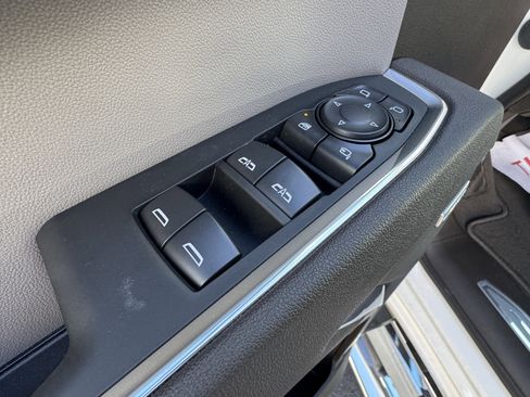 New 2026 GMC Sierra 1500 SLT w/ SLT Premium Package image 13